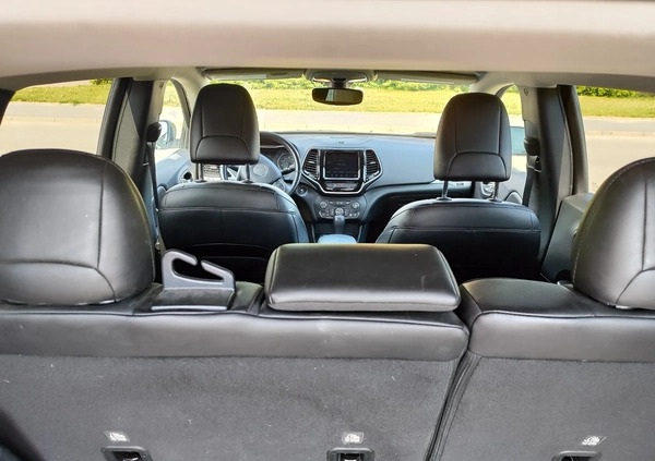 Jeep Cherokee cena 99900 przebieg: 49000, rok produkcji 2019 z Sławno małe 172